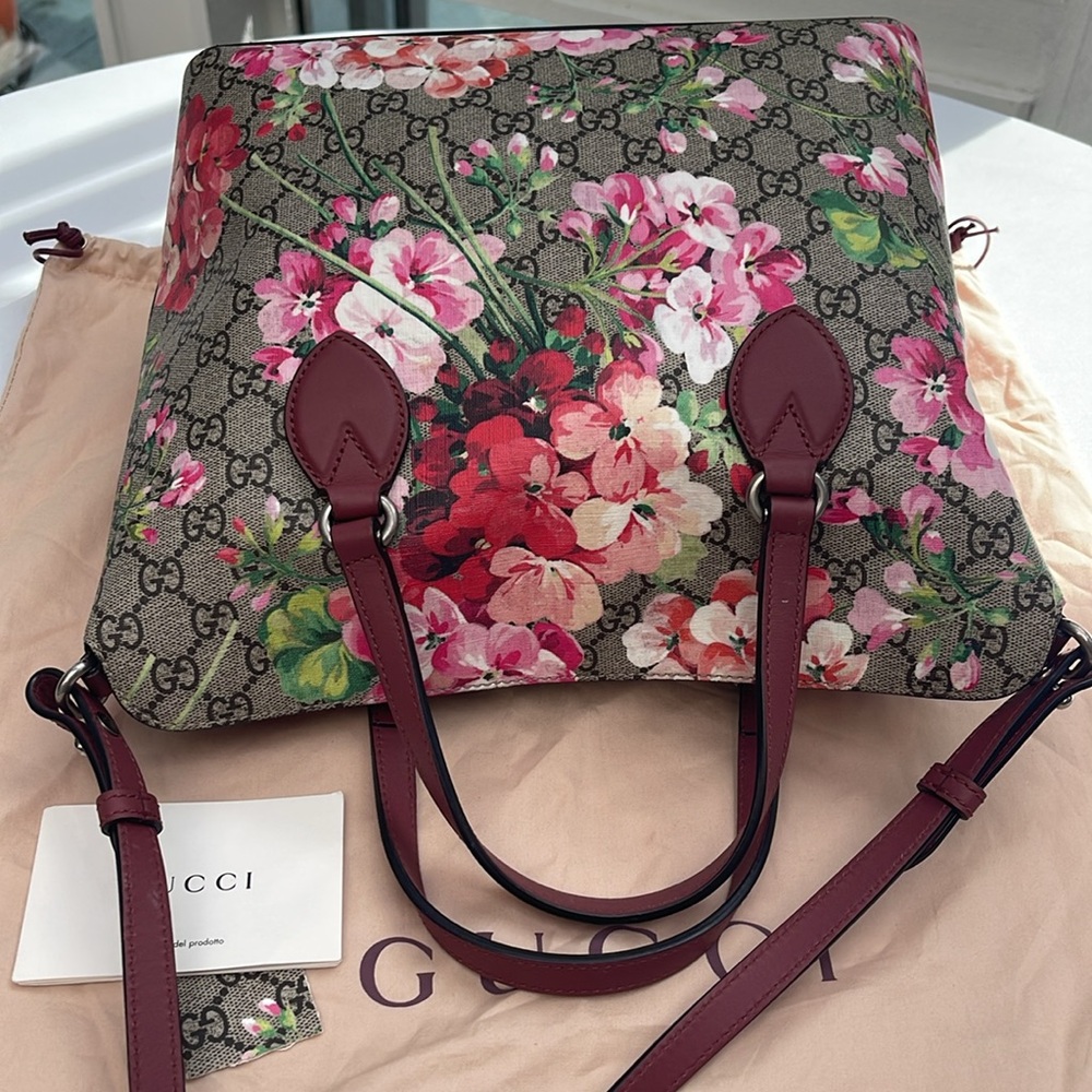 Authentic Gucci GG Supreme Monogram Bloom Linea A Fold-over Tote Crossbo… - Picture 7 of 16